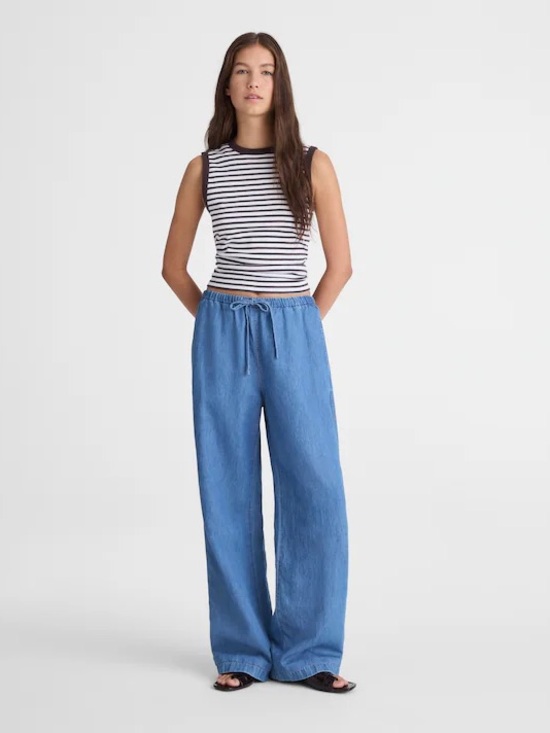Madewell Pants - Madewell Pull-On Jeans in Cotton-Linen Denim.  Color Irving WashRigid Size S